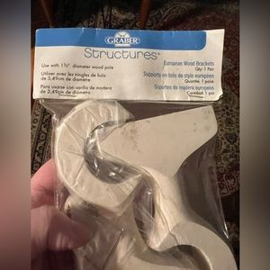 Graber Structures
European Wood Brackets (1 Pair) -Whitewash